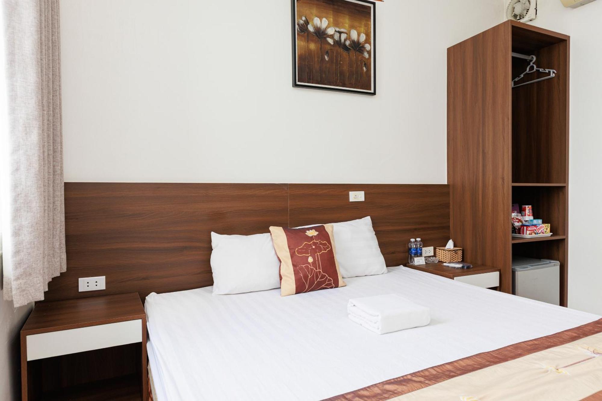 Oyo 472 Lenka Hotel Hanoi Exteriör bild