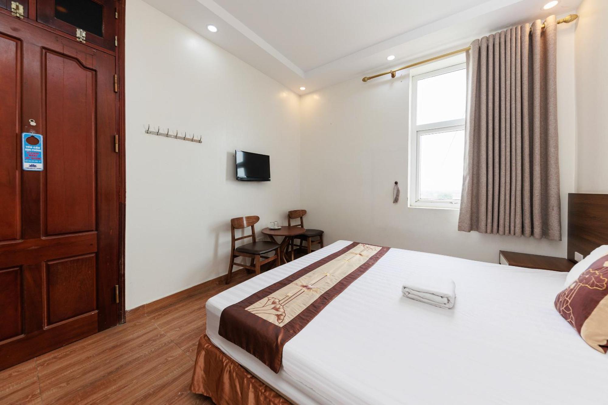 Oyo 472 Lenka Hotel Hanoi Exteriör bild