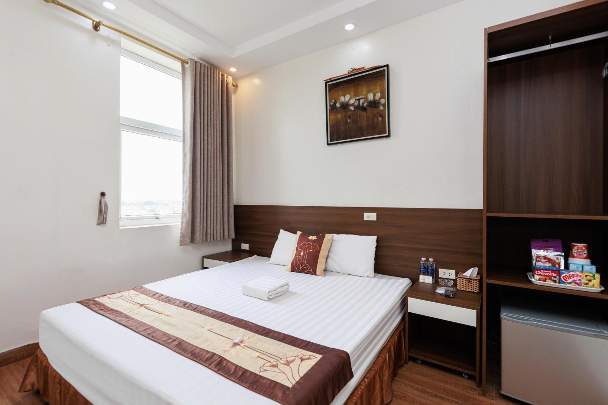 Oyo 472 Lenka Hotel Hanoi Exteriör bild