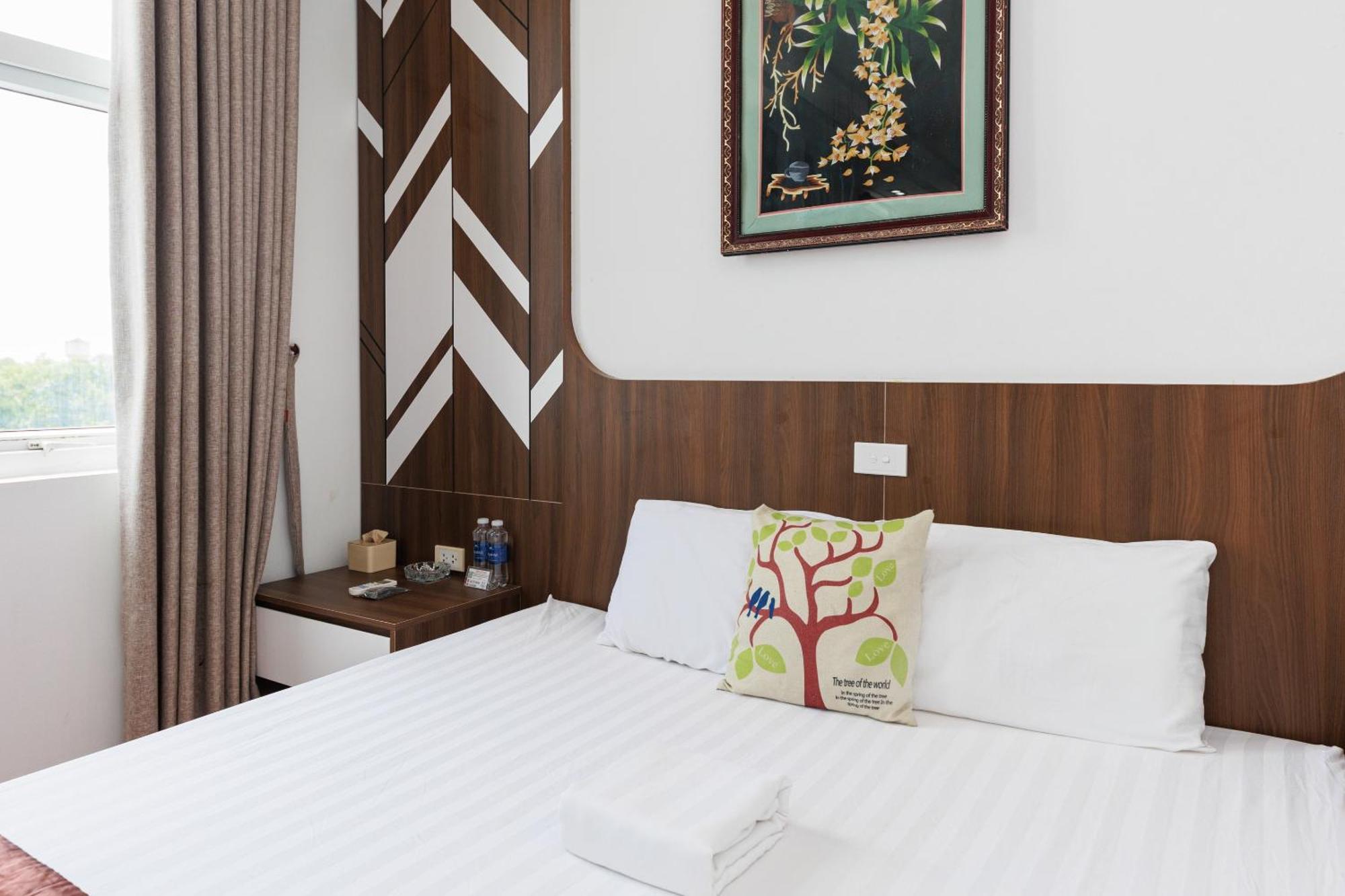 Oyo 472 Lenka Hotel Hanoi Exteriör bild