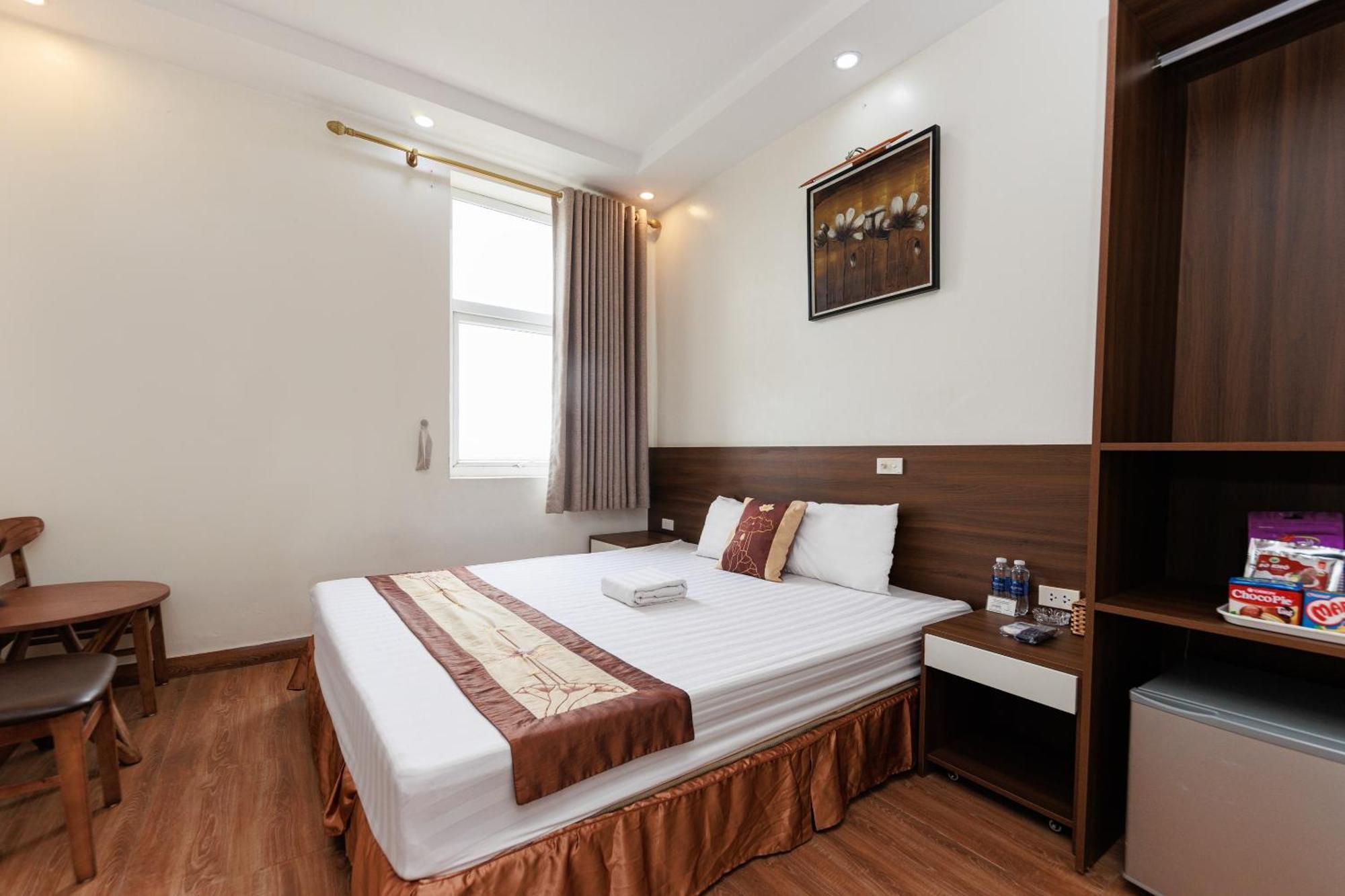 Oyo 472 Lenka Hotel Hanoi Exteriör bild